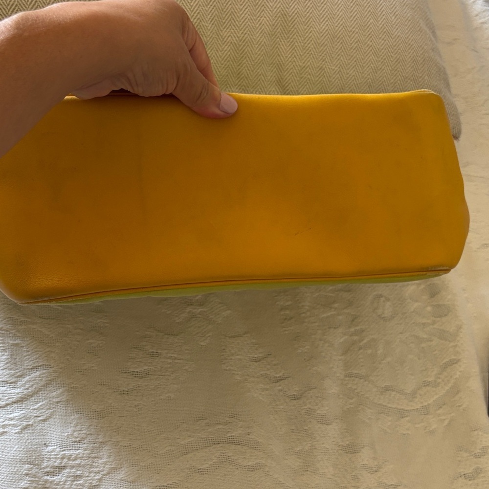 BNWOT Vintage Garden Tote by Coach Lime Green & Yellow Leather Needs Cleaning - Picture 4 of 15